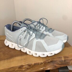 ON Running Cloud 5 Sneakers Womens sz 10 Light Gray Athletic 59.98895 Cushioned